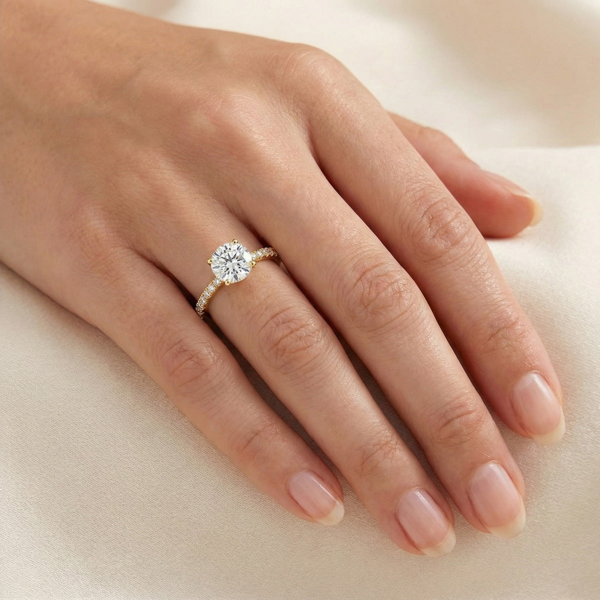 Luna Pavé Solitaire